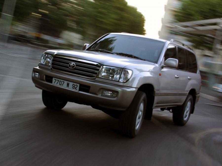  Toyota Land Cruiser 100 VX 2002 года  (фото 18 из 23)